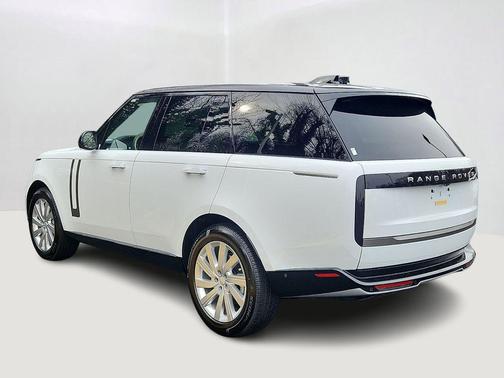 2025 Land Rover Range Rover P400 SE