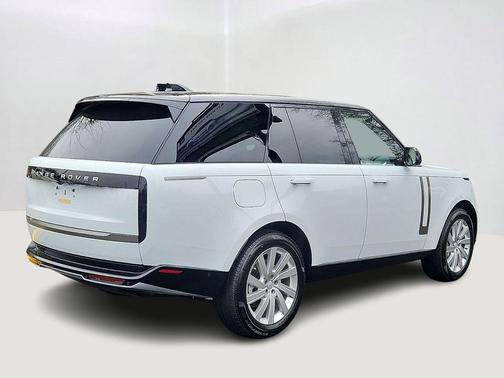 2025 Land Rover Range Rover P400 SE