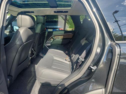 2025 Land Rover Range Rover P530 SE