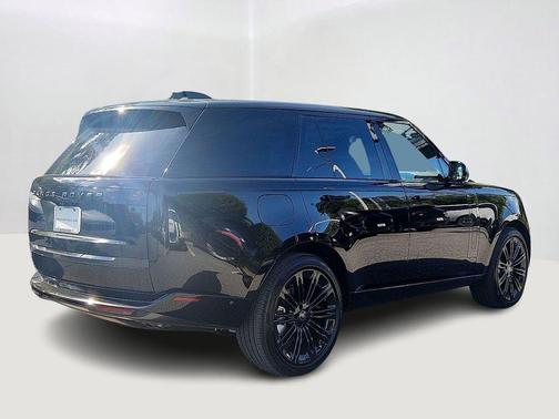 2025 Land Rover Range Rover P530 SE