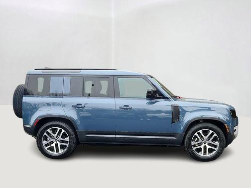 2025 Land Rover Defender 110 P300