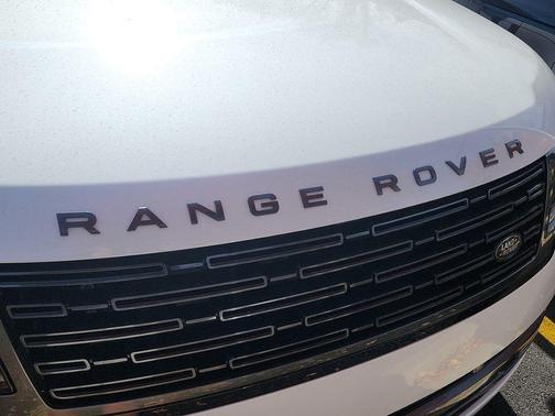 2023 Land Rover Range Rover P530 SE