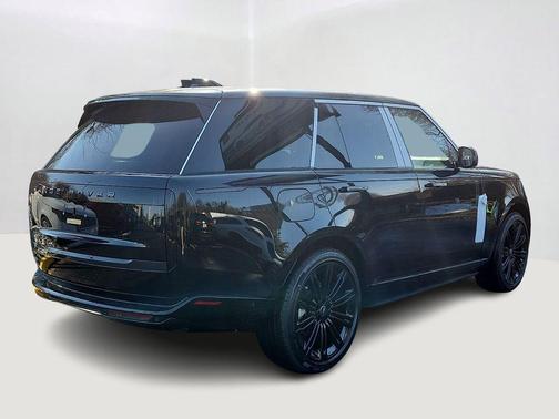 2025 Land Rover Range Rover P400 SE