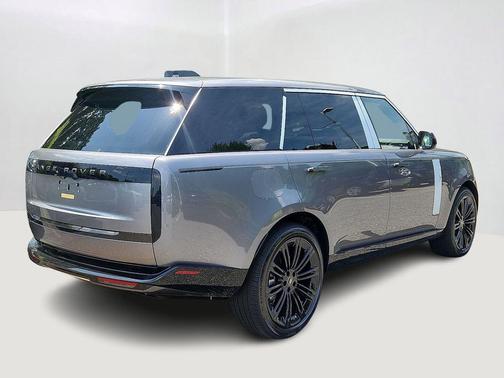 2025 Land Rover Range Rover P400 SE 7 Seat