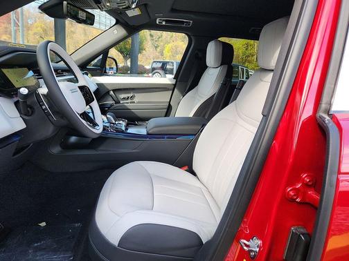 2025 Land Rover Range Rover Sport SE