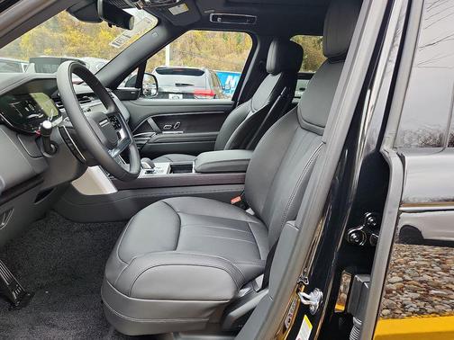 2025 Land Rover Range Rover P400 SE