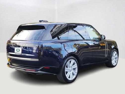 2023 Land Rover Range Rover P530 SE