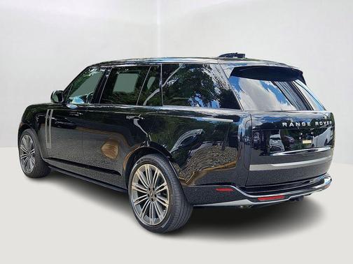 2025 Land Rover Range Rover P530 SE 7 Seat