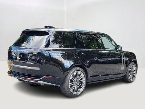 2025 Land Rover Range Rover P530 SE 7 Seat