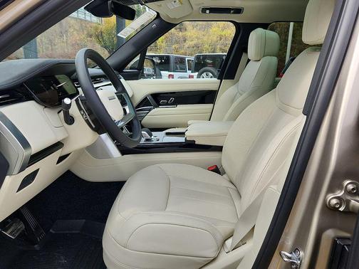 2025 Land Rover Range Rover P530 SE
