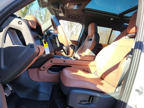 2026 Land Rover Defender 110 V8