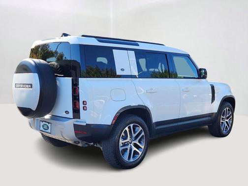2020 Land Rover Defender 110 SE