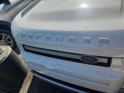 2020 Land Rover Defender 110 SE
