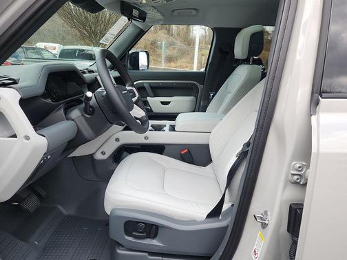 2026 Land Rover Defender P400 X-Dynamic SE