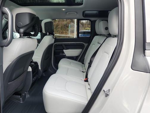 2026 Land Rover Defender P400 X-Dynamic SE