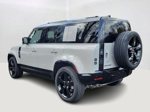 2026 Land Rover Defender P400 X-Dynamic SE