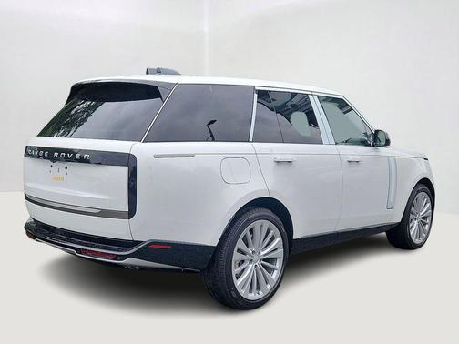2025 Land Rover Range Rover P530 SE