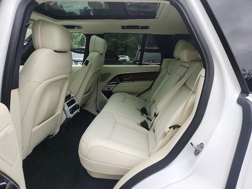 2025 Land Rover Range Rover P530 SE