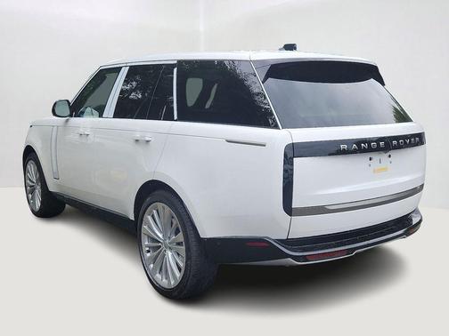 2025 Land Rover Range Rover P530 SE