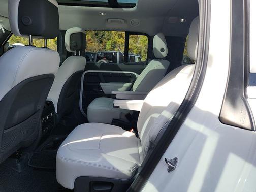 2025 Land Rover Defender 130 P300 S