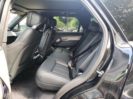 2025 Land Rover Range Rover Sport SE