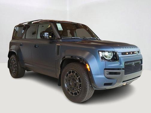 2026 Land Rover Defender 110 V8