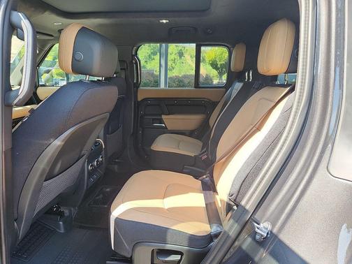 2026 Land Rover Defender V8