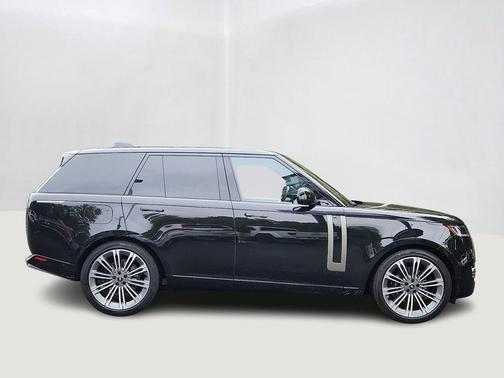 2025 Land Rover Range Rover P400 SE