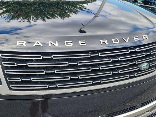 2025 Land Rover Range Rover P400 SE