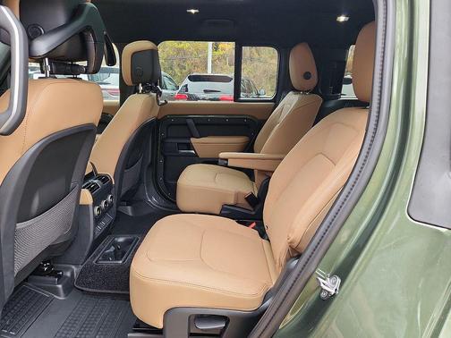 2026 Land Rover Defender X-Dynamic SE