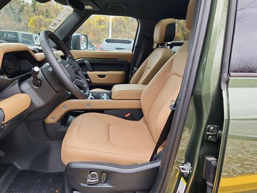 2026 Land Rover Defender X-Dynamic SE