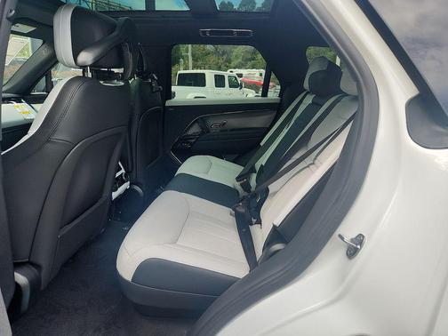 2025 Land Rover Range Rover Sport SE