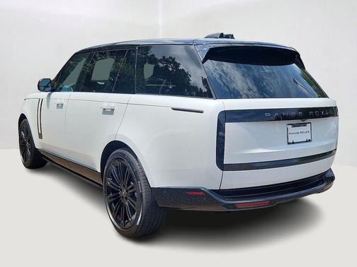 2025 Land Rover Range Rover P400 SE 7 Seat
