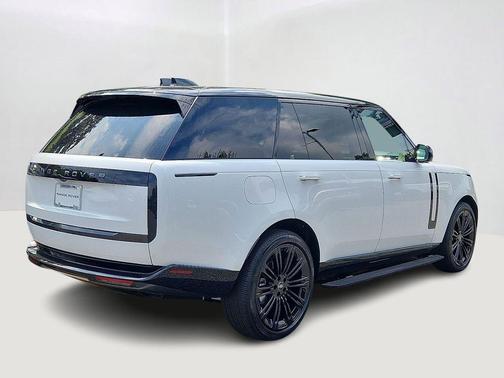2025 Land Rover Range Rover P400 SE 7 Seat