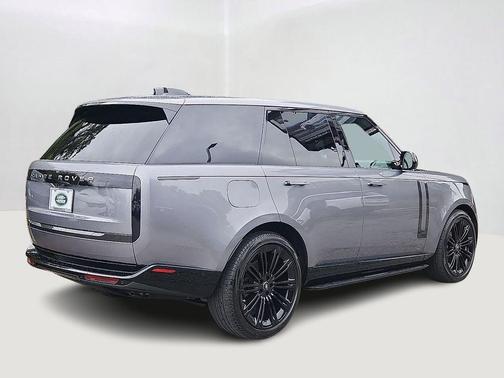 2024 Land Rover Range Rover P530 SE