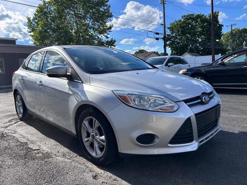 Silver 2013 Ford Focus SE