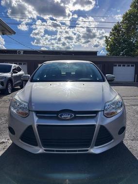 Silver 2013 Ford Focus SE