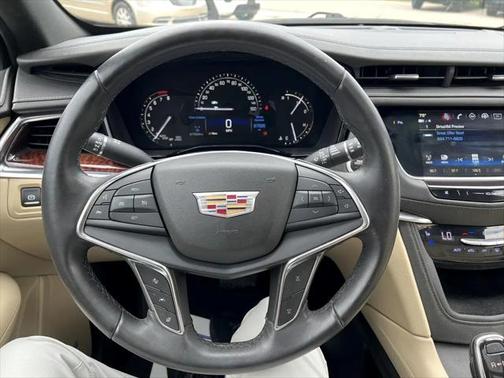 2018 Cadillac XT5 Premium Luxury