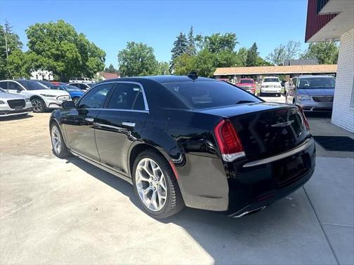 2017 Chrysler 300C Platinum
