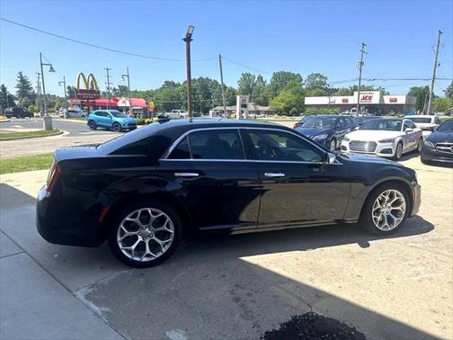 2017 Chrysler 300C Platinum