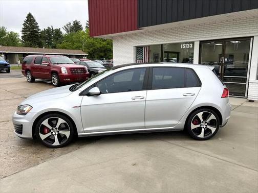 2017 Volkswagen Golf GTI 2.0T SE 4-Door