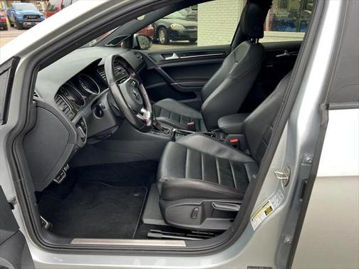 2017 Volkswagen Golf GTI 2.0T SE 4-Door