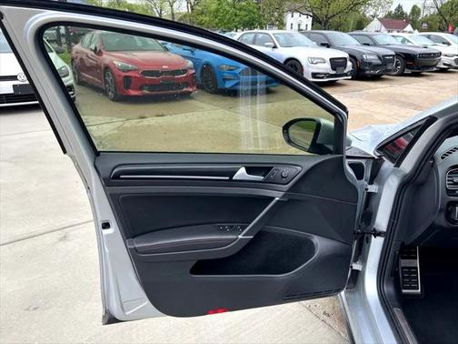 2017 Volkswagen Golf GTI 2.0T SE 4-Door
