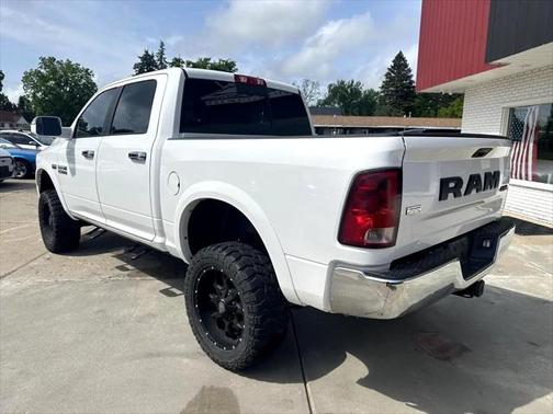 2017 RAM 1500 SLT