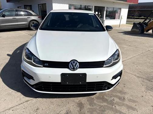 2018 Volkswagen Golf R 2.0T DSG
