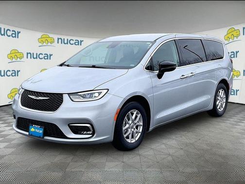 2024 Chrysler Pacifica Touring-L