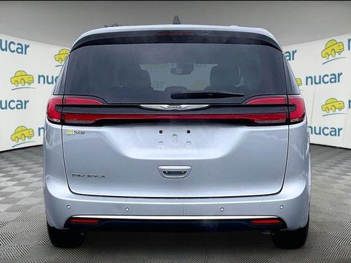 2024 Chrysler Pacifica Touring-L