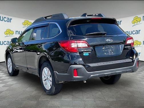 Crystal Black Silica 2019 Subaru Outback 2.5i Premium