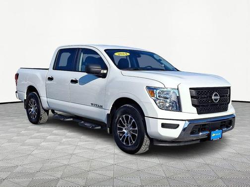 Glacier White 2024 Nissan Titan SV