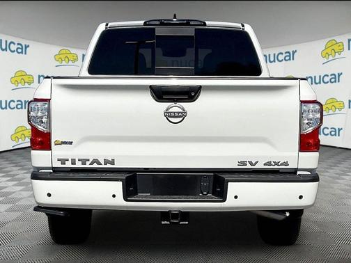 Glacier White 2024 Nissan Titan SV